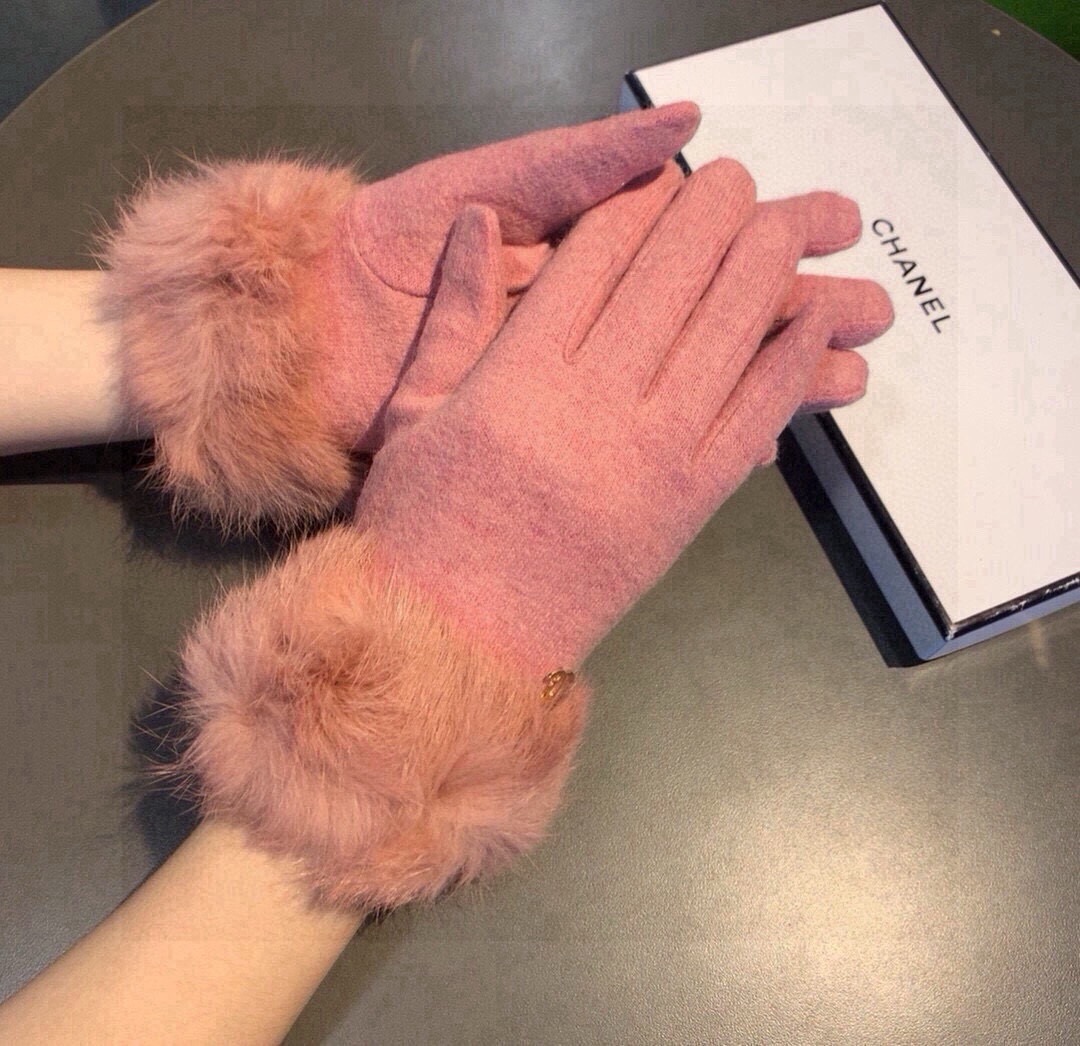 Chanel 香奈儿2025秋冬懒兔毛羊毛手套👍值得对比。。同款不同品质，秒杀市场差产品，羊毛十懒兔毛内