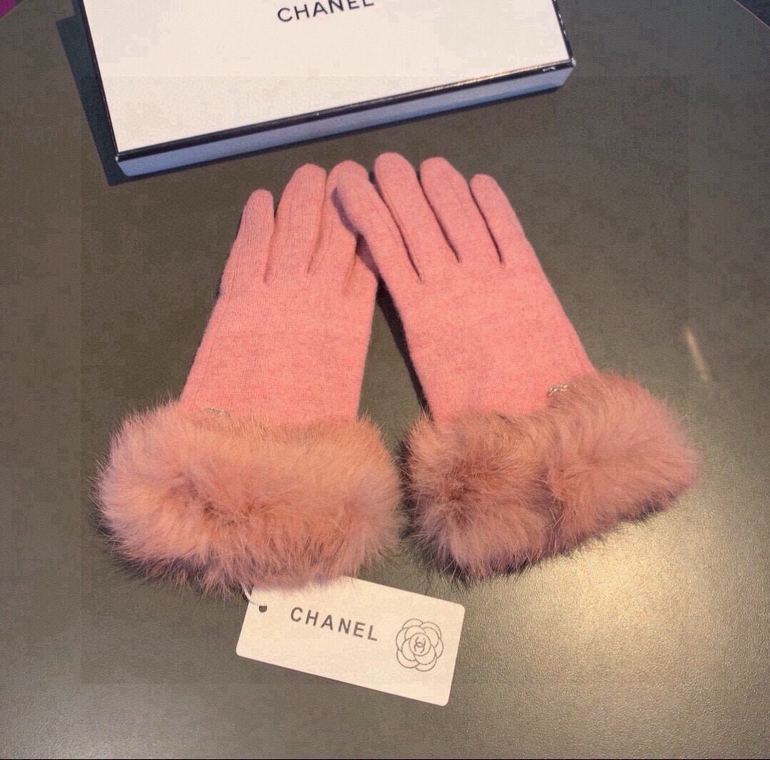 Chanel 香奈儿2025秋冬懒兔毛羊毛手套👍值得对比。。同款不同品质，秒杀市场差产品，羊毛十懒兔毛内
