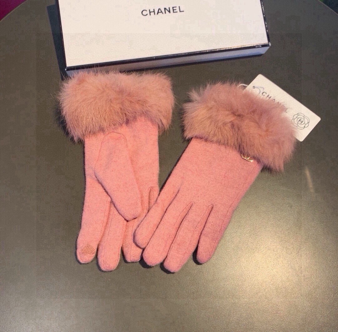 Chanel 香奈儿2025秋冬懒兔毛羊毛手套👍值得对比。。同款不同品质，秒杀市场差产品，羊毛十懒兔毛内