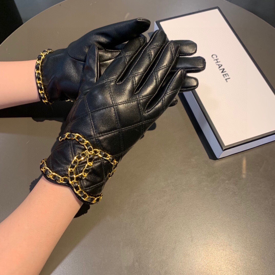 Chanel 香奈儿2025大双C链条秋冬💐机车🚗手套🌸美美滴👍值得对比。。同款不同品质，秒杀市场差产品
