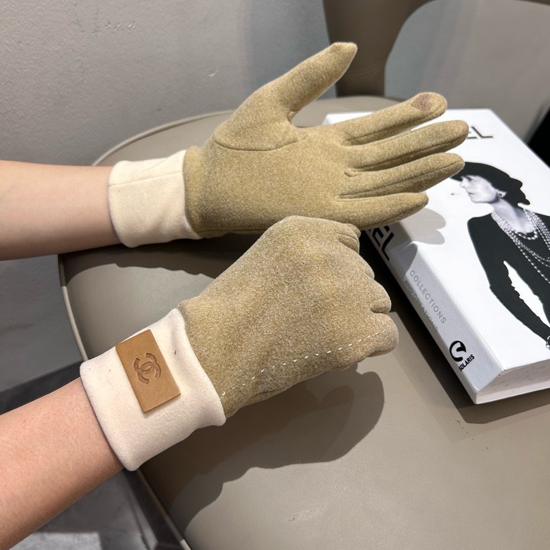 2025新款Chanel香奈儿专柜新品羊毛手套，时尚手套，秋冬保暖加绒内里，上手超舒适柔软、百搭！均码