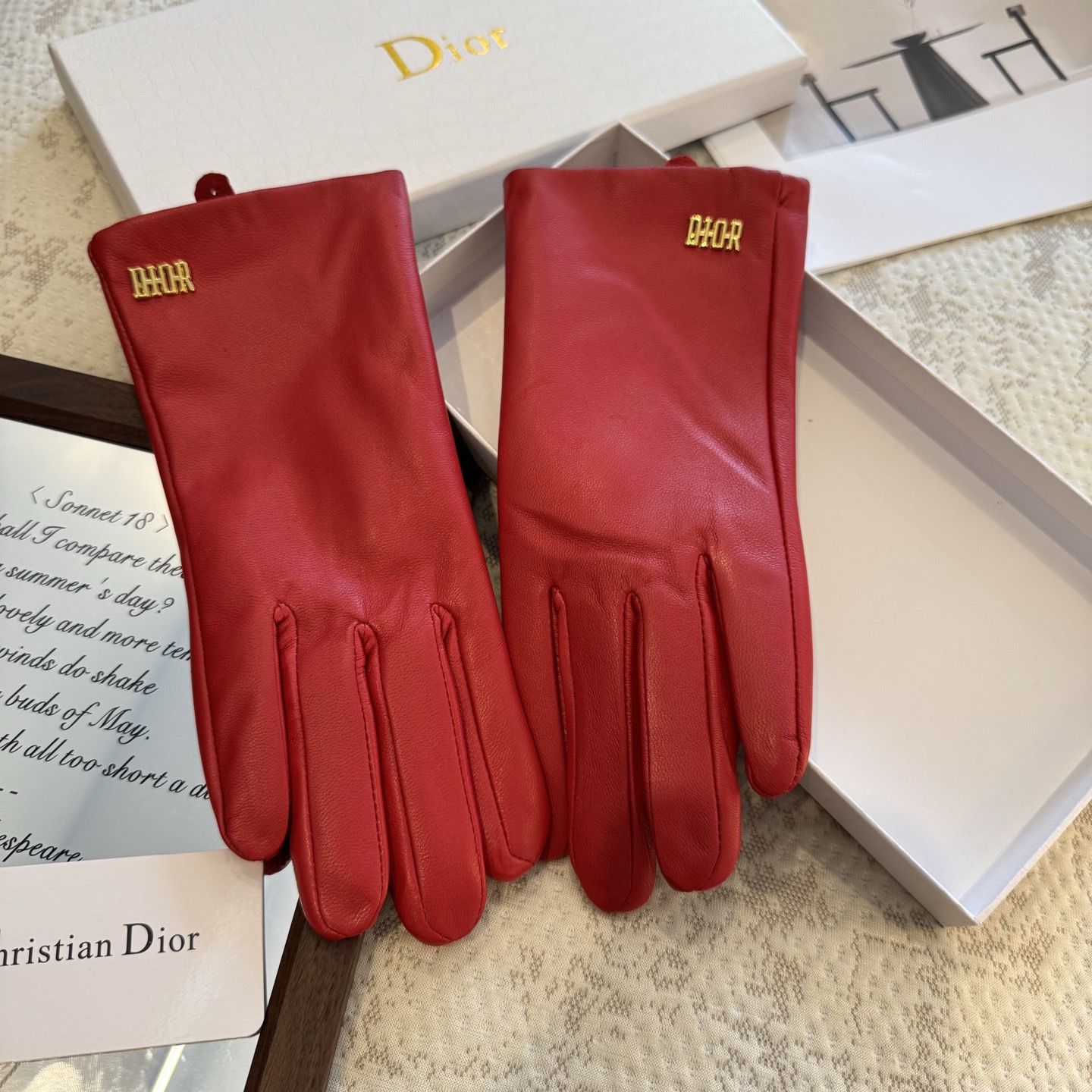2025新款独家首发‼️触屏手套 Dior迪奥【原单品质】官网同步女士新款高档羊皮手套🎉🎉女神首选 不可