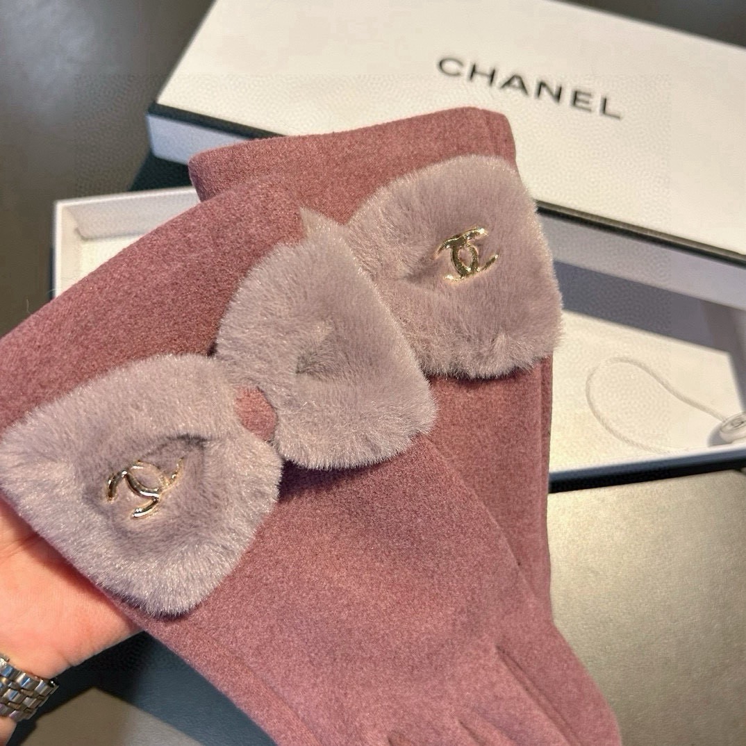 Chanel香奈儿专柜新品羊毛手套，时尚手套，秋冬保暖加绒内里，超仙山茶花，上手超舒适柔软、百搭！均码