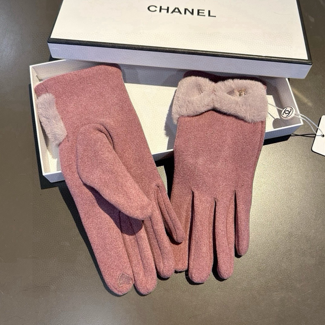 Chanel香奈儿专柜新品羊毛手套，时尚手套，秋冬保暖加绒内里，超仙山茶花，上手超舒适柔软、百搭！均码