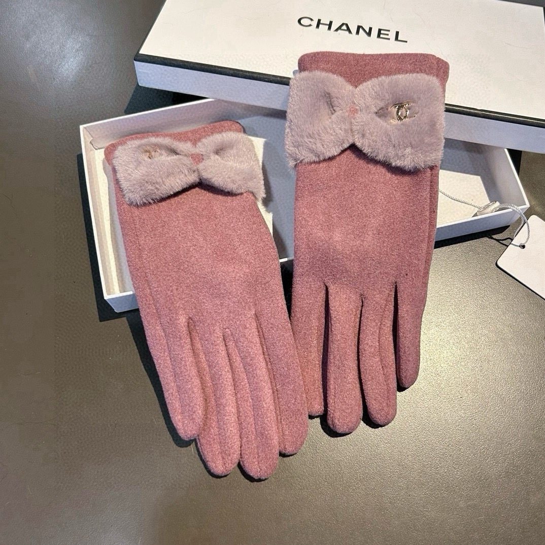 Chanel香奈儿专柜新品羊毛手套，时尚手套，秋冬保暖加绒内里，超仙山茶花，上手超舒适柔软、百搭！均码