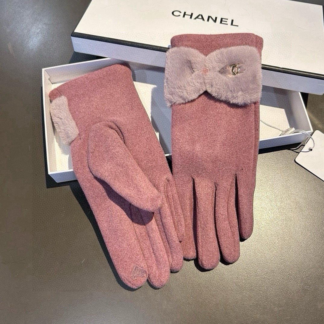 Chanel香奈儿专柜新品羊毛手套，时尚手套，秋冬保暖加绒内里，超仙山茶花，上手超舒适柔软、百搭！均码