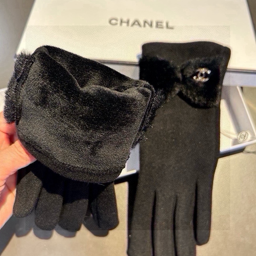 Chanel香奈儿专柜新品羊毛手套，时尚手套，秋冬保暖加绒内里，超仙山茶花，上手超舒适柔软、百搭！均码