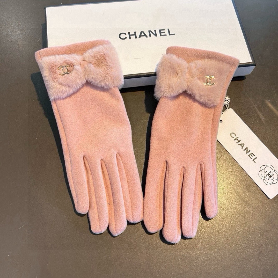 Chanel香奈儿专柜新品羊毛手套，时尚手套，秋冬保暖加绒内里，超仙山茶花，上手超舒适柔软、百搭！均码