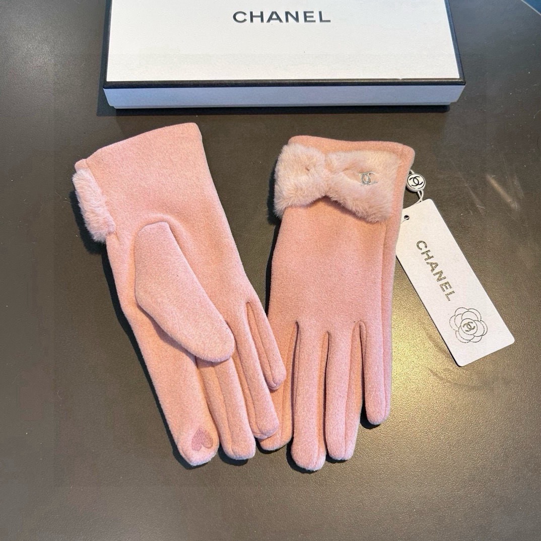 Chanel香奈儿专柜新品羊毛手套，时尚手套，秋冬保暖加绒内里，超仙山茶花，上手超舒适柔软、百搭！均码