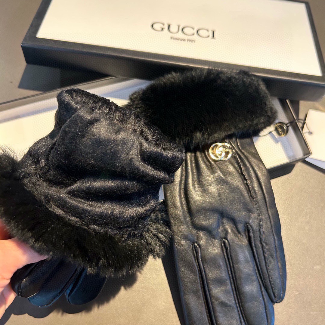 GUCCI古奇2025秋冬懒兔毛触屏手套👍女神集美们必备✈️单品，值得对比。。同款不同品质，秒杀市场差产