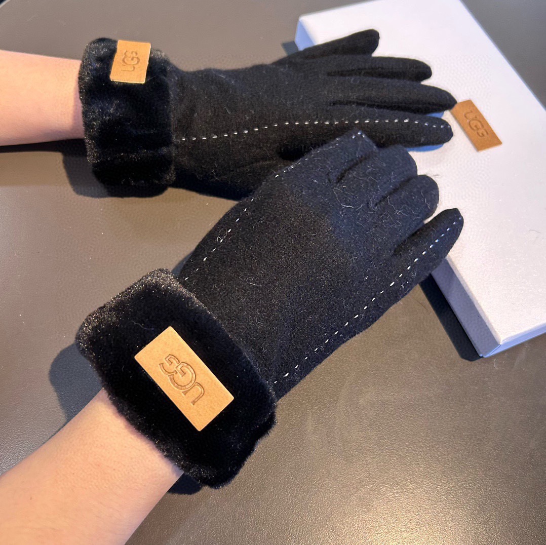 UGG2025秋冬懒兔毛羊毛手套👍值得对比。。同款不同品质，秒杀市场差产品，羊毛十懒兔毛内里加绒 🙌经典