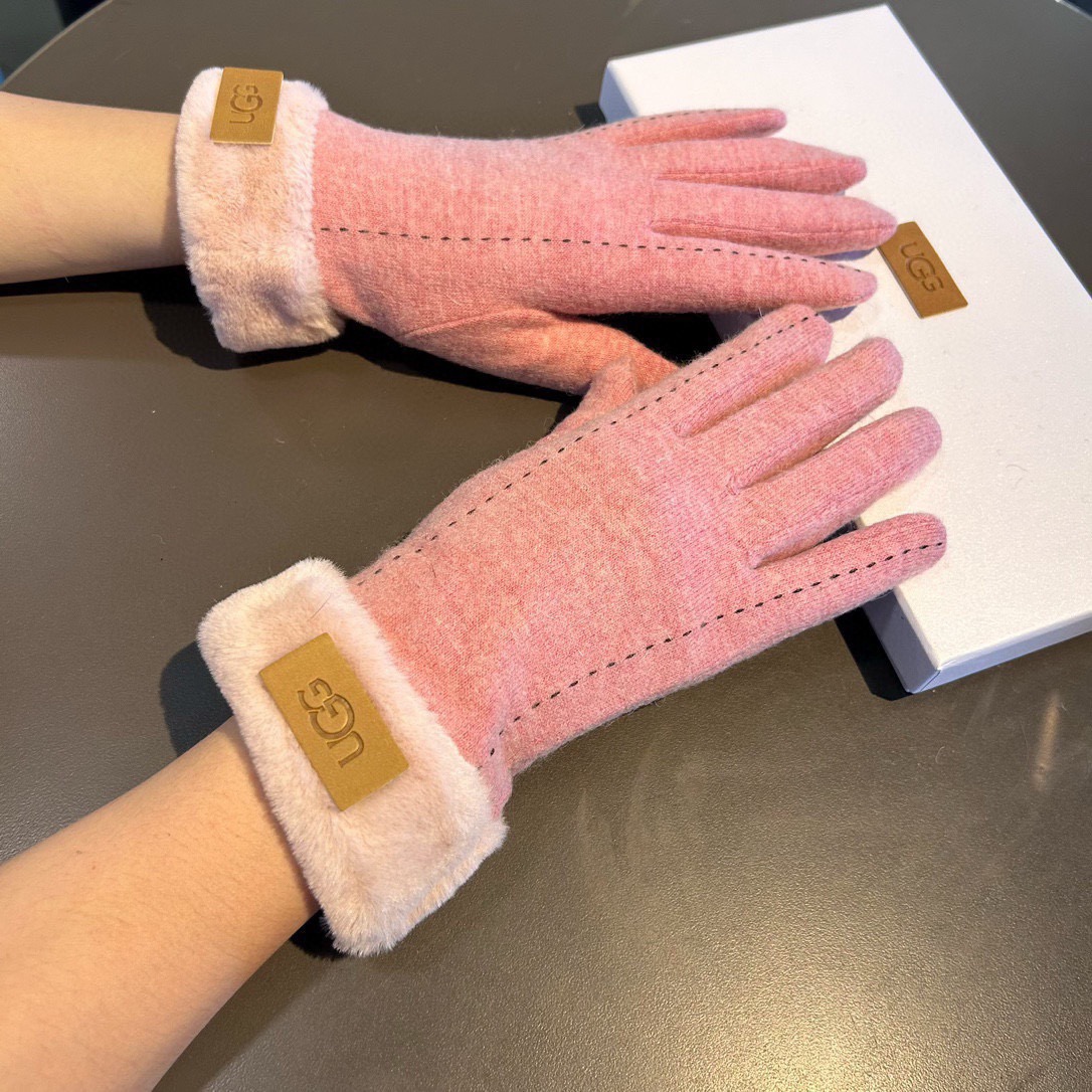 UGG2025秋冬懒兔毛羊毛手套👍值得对比。。同款不同品质，秒杀市场差产品，羊毛十懒兔毛内里加绒 🙌经典