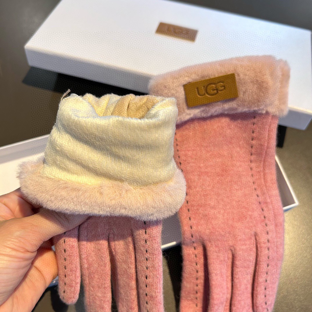 UGG2025秋冬懒兔毛羊毛手套👍值得对比。。同款不同品质，秒杀市场差产品，羊毛十懒兔毛内里加绒 🙌经典