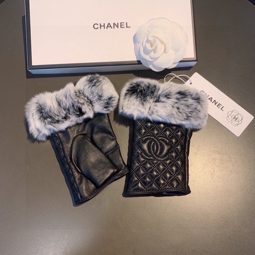 Chanel 香奈儿2025秋冬短款懒兔毛手套👍值得对比。。同款不同品质，秒杀市场差产品，进口一级羊皮➕