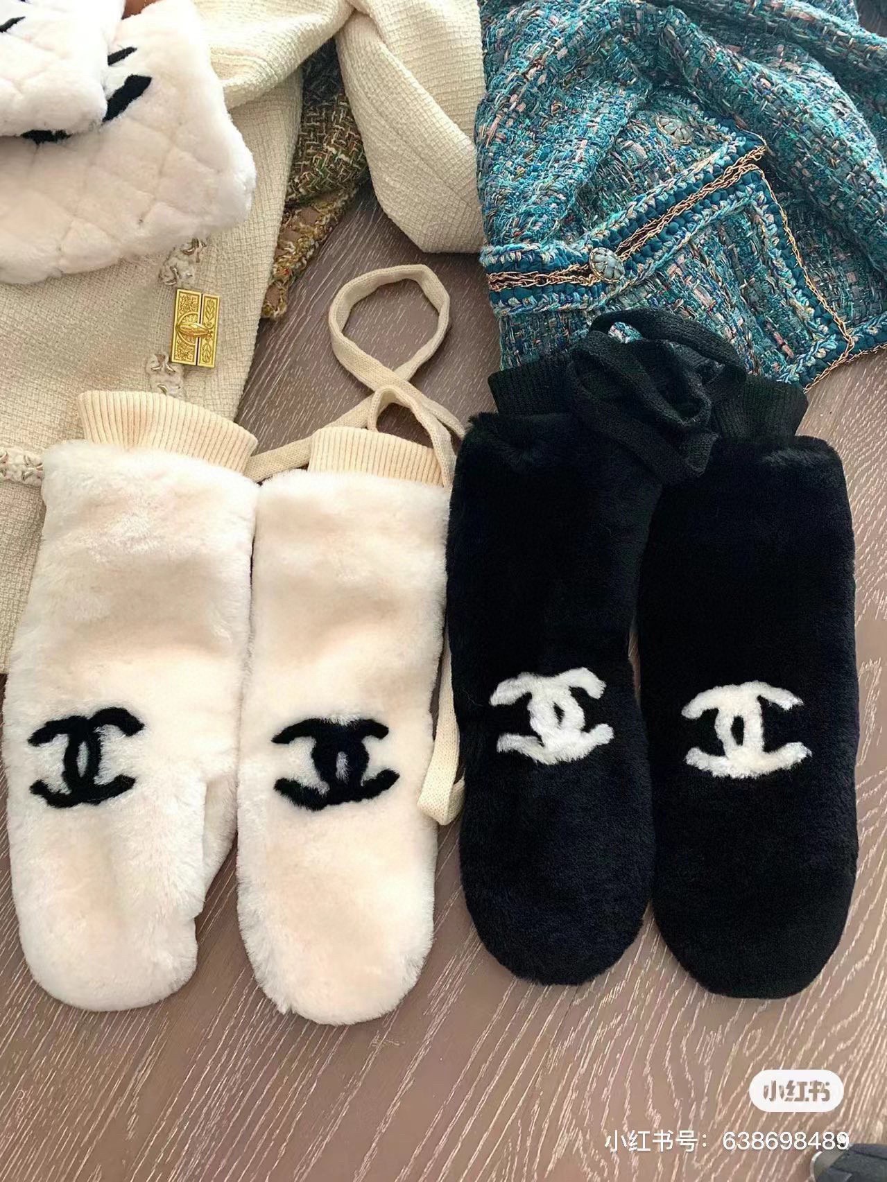 （带子可以拆下）Chanel 香奈儿2025秋冬懒兔毛长款羊皮手套👍手机触屏，值得对比。。同款不同品质，