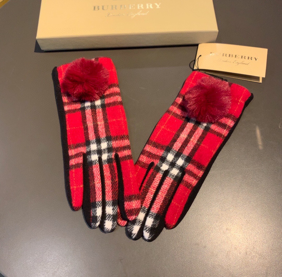 巴宝莉BURBERRY 专柜新品羊毛手套，时尚手套，秋冬保暖加绒内里，经典格子，上手超舒适柔软、百搭！均