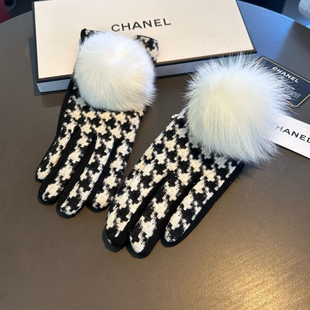 Chanel香奈儿专柜新品羊毛手套，时尚手套，秋冬保暖加绒内里，超仙山茶花，上手超舒适柔软、百搭！均码