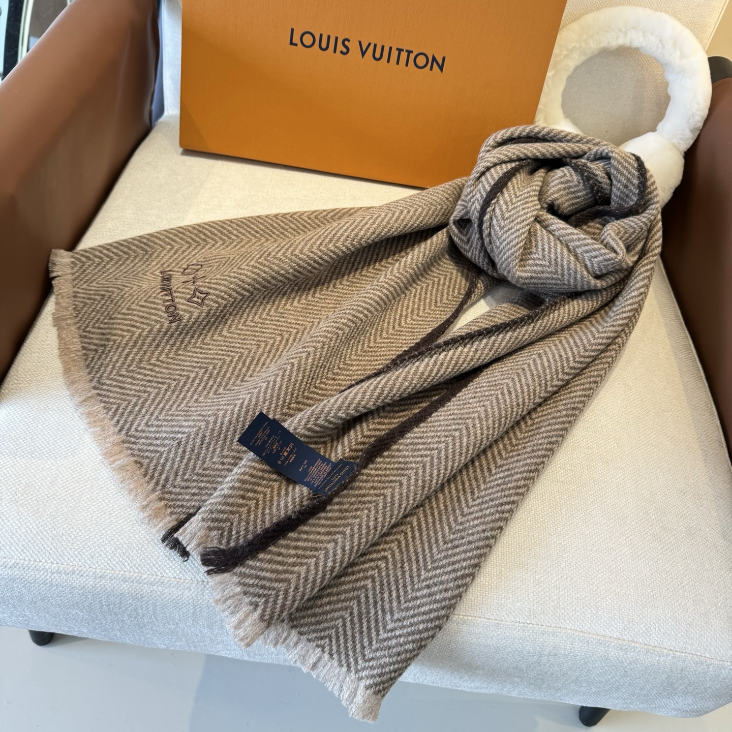 Louis Vuitton Lv羊绒围巾送给 重磅上新 渠道 硬货～出口意大利 客供面料100%羊绒 手感软糯