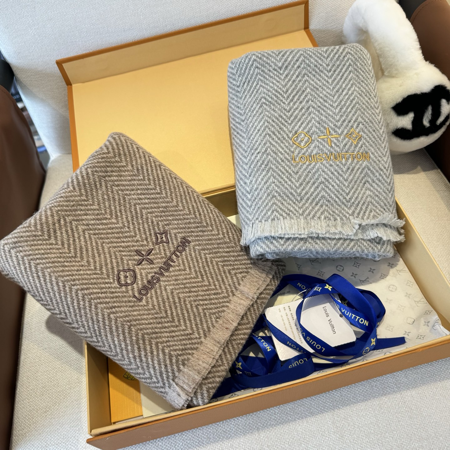 Louis Vuitton Lv羊绒围巾送给 重磅上新 渠道 硬货～出口意大利 客供面料100%羊绒 手感软糯