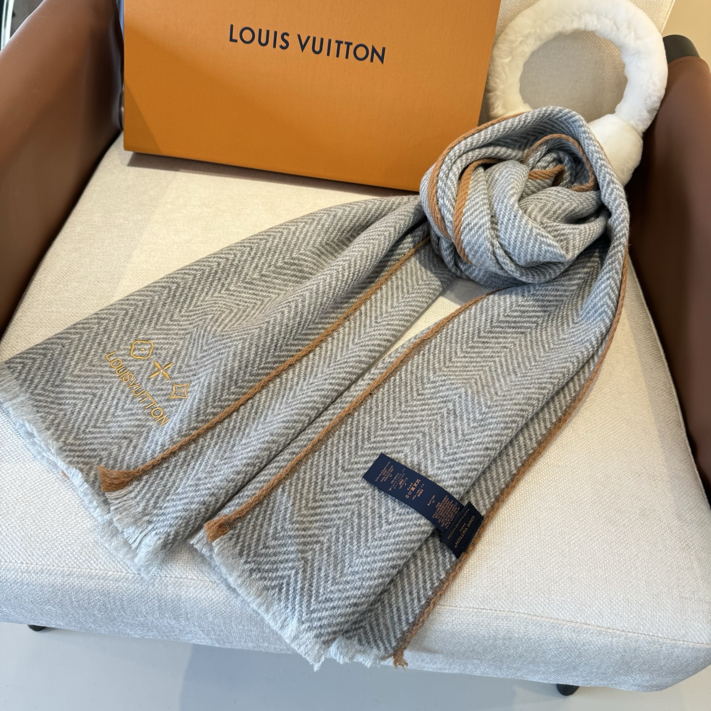 Louis Vuitton Lv羊绒围巾送给 重磅上新 渠道 硬货～出口意大利 客供面料100%羊绒 手感软糯