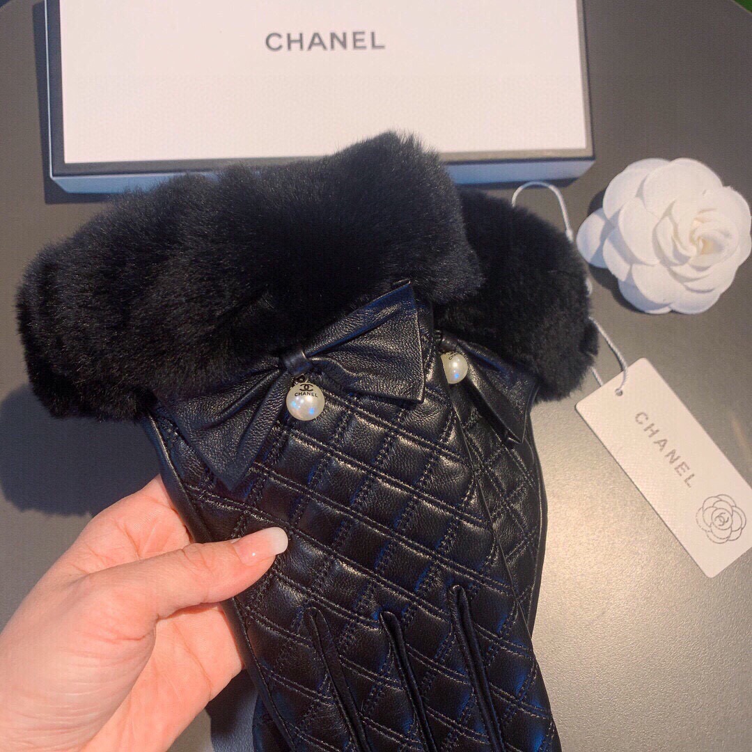 👏👏Chanel 香奈儿2025秋冬懒兔毛乱绣💐羊皮手套👍手机触屏，值得对比。。同款不同品质，秒杀市场差