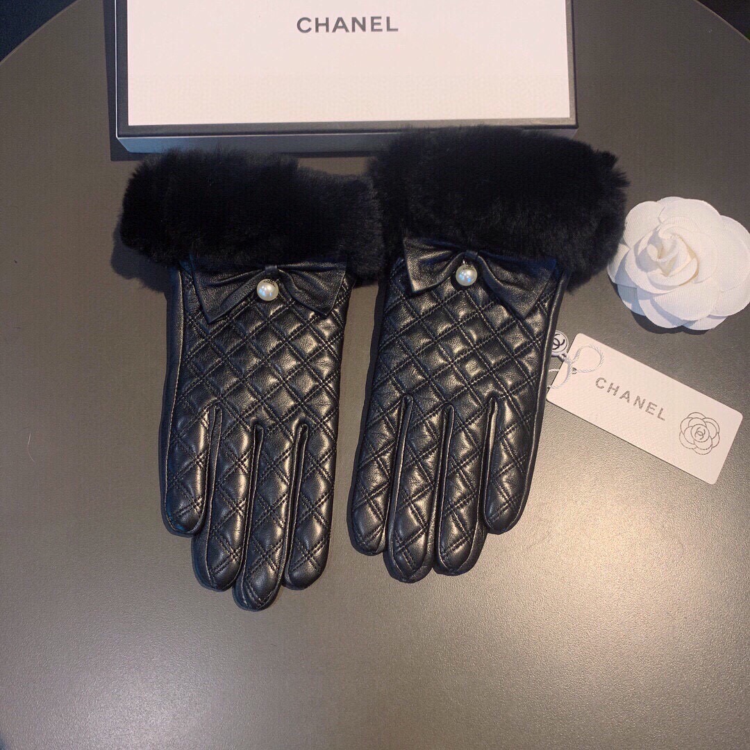 👏👏Chanel 香奈儿2025秋冬懒兔毛乱绣💐羊皮手套👍手机触屏，值得对比。。同款不同品质，秒杀市场差