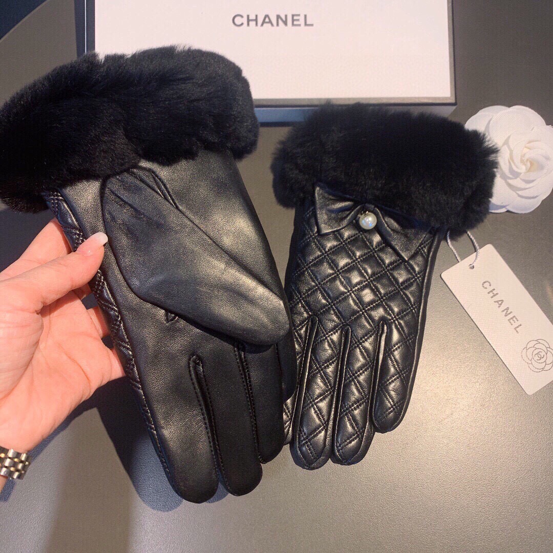 👏👏Chanel 香奈儿2025秋冬懒兔毛乱绣💐羊皮手套👍手机触屏，值得对比。。同款不同品质，秒杀市场差