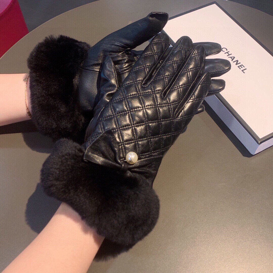 👏👏Chanel 香奈儿2025秋冬懒兔毛乱绣💐羊皮手套👍手机触屏，值得对比。。同款不同品质，秒杀市场差
