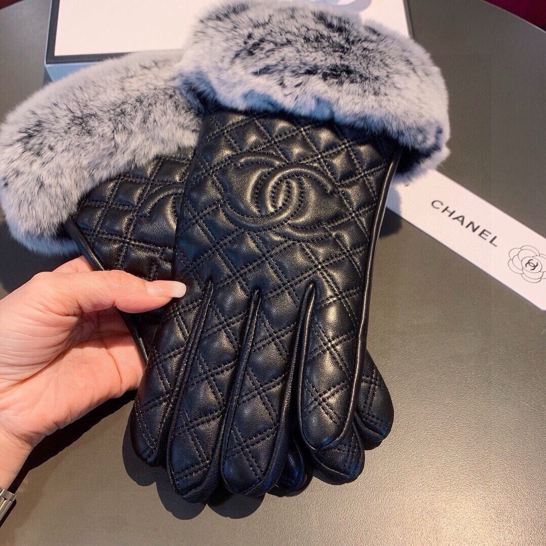 Chanel 香奈儿2025秋冬懒兔毛棱格羊皮手套👍值得对比。。同款不同品质，秒杀市场差产品，进口一级羊