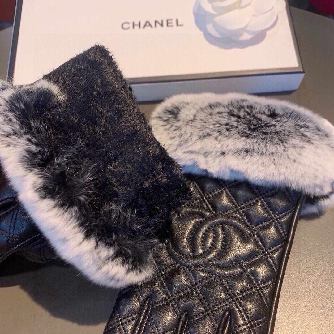 Chanel 香奈儿2025秋冬懒兔毛棱格羊皮手套👍值得对比。。同款不同品质，秒杀市场差产品，进口一级羊