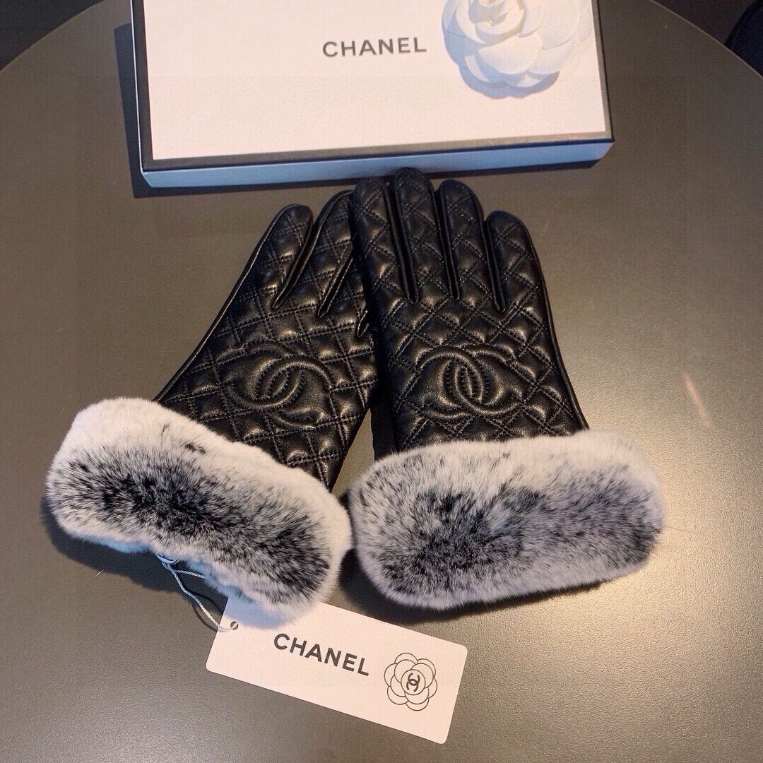 Chanel 香奈儿2025秋冬懒兔毛棱格羊皮手套👍值得对比。。同款不同品质，秒杀市场差产品，进口一级羊