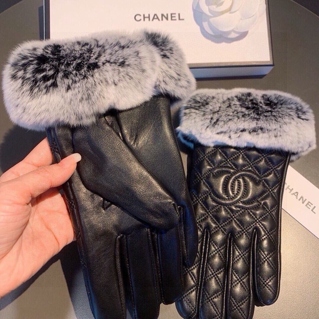 Chanel 香奈儿2025秋冬懒兔毛棱格羊皮手套👍值得对比。。同款不同品质，秒杀市场差产品，进口一级羊