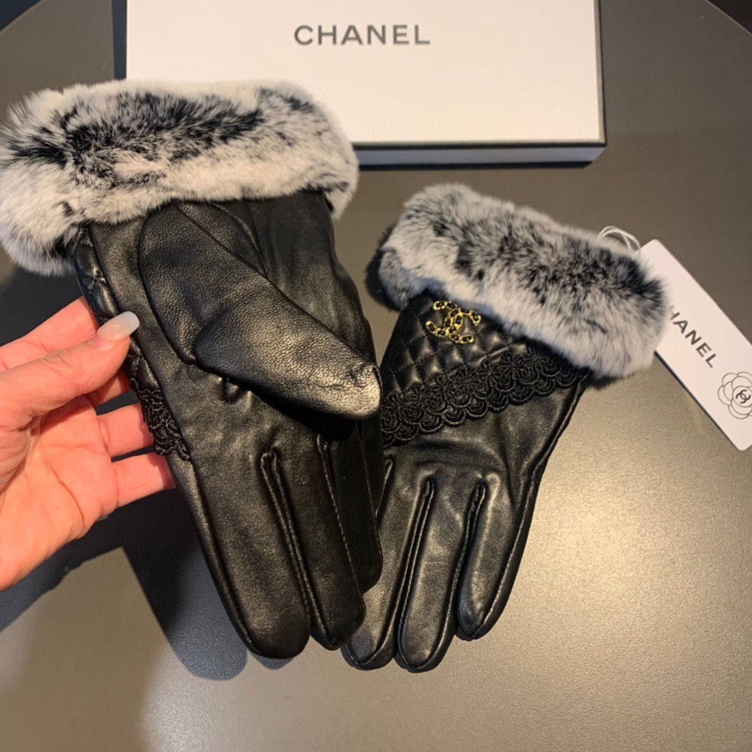 Chanel 香奈儿2025蕾丝双C秋冬懒兔毛羊皮手套👍手机触屏，值得对比。。同款不同品质，秒杀市场差产