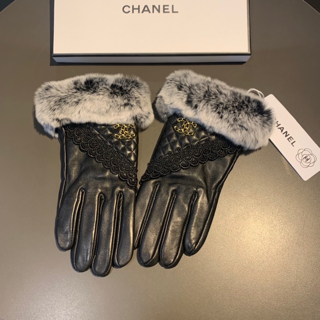 Chanel 香奈儿2025蕾丝双C秋冬懒兔毛羊皮手套👍手机触屏，值得对比。。同款不同品质，秒杀市场差产