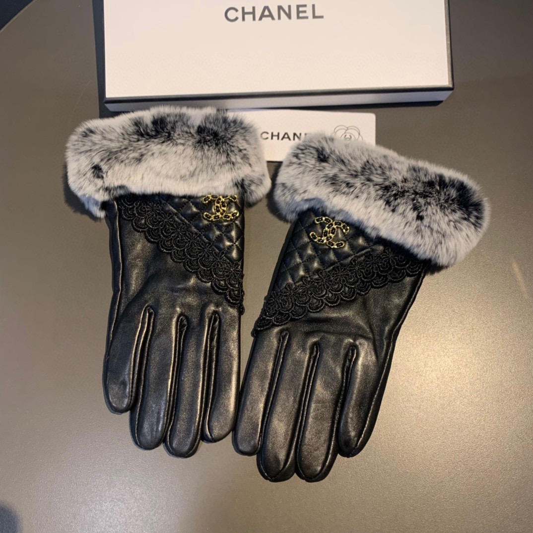 Chanel 香奈儿2025蕾丝双C秋冬懒兔毛羊皮手套👍手机触屏，值得对比。。同款不同品质，秒杀市场差产