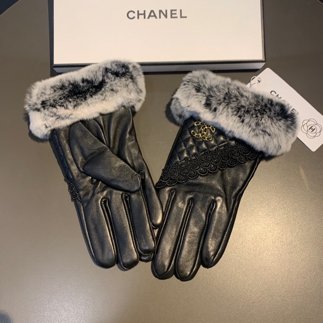 Chanel 香奈儿2025蕾丝双C秋冬懒兔毛羊皮手套👍手机触屏，值得对比。。同款不同品质，秒杀市场差产