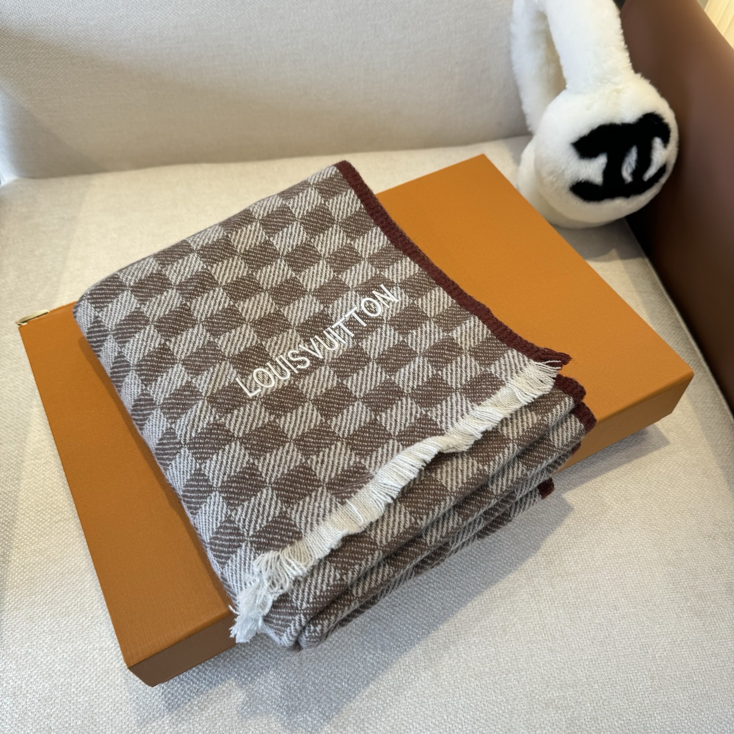 Louis Vuitton Lv羊绒围巾送给 重磅上新 渠道 硬货～出口意大利 客供面料100%羊绒 手感软糯