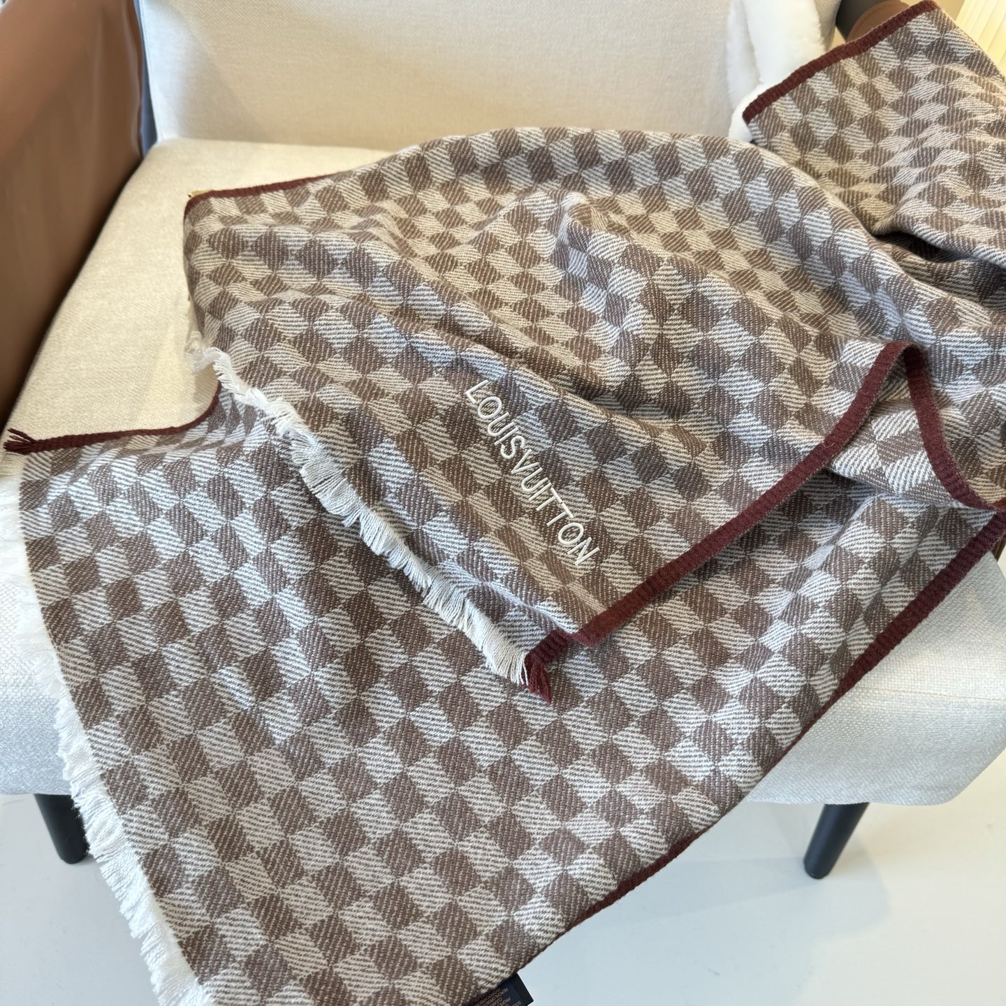 Louis Vuitton Lv羊绒围巾送给 重磅上新 渠道 硬货～出口意大利 客供面料100%羊绒 手感软糯