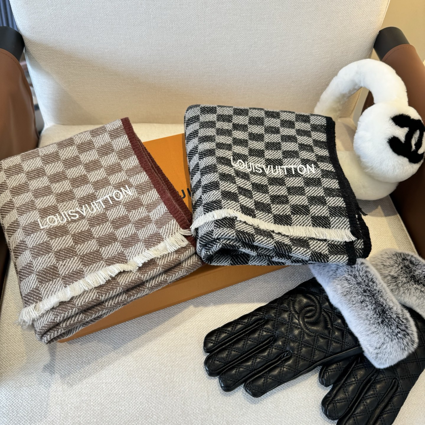 Louis Vuitton Lv羊绒围巾送给 重磅上新 渠道 硬货～出口意大利 客供面料100%羊绒 手感软糯