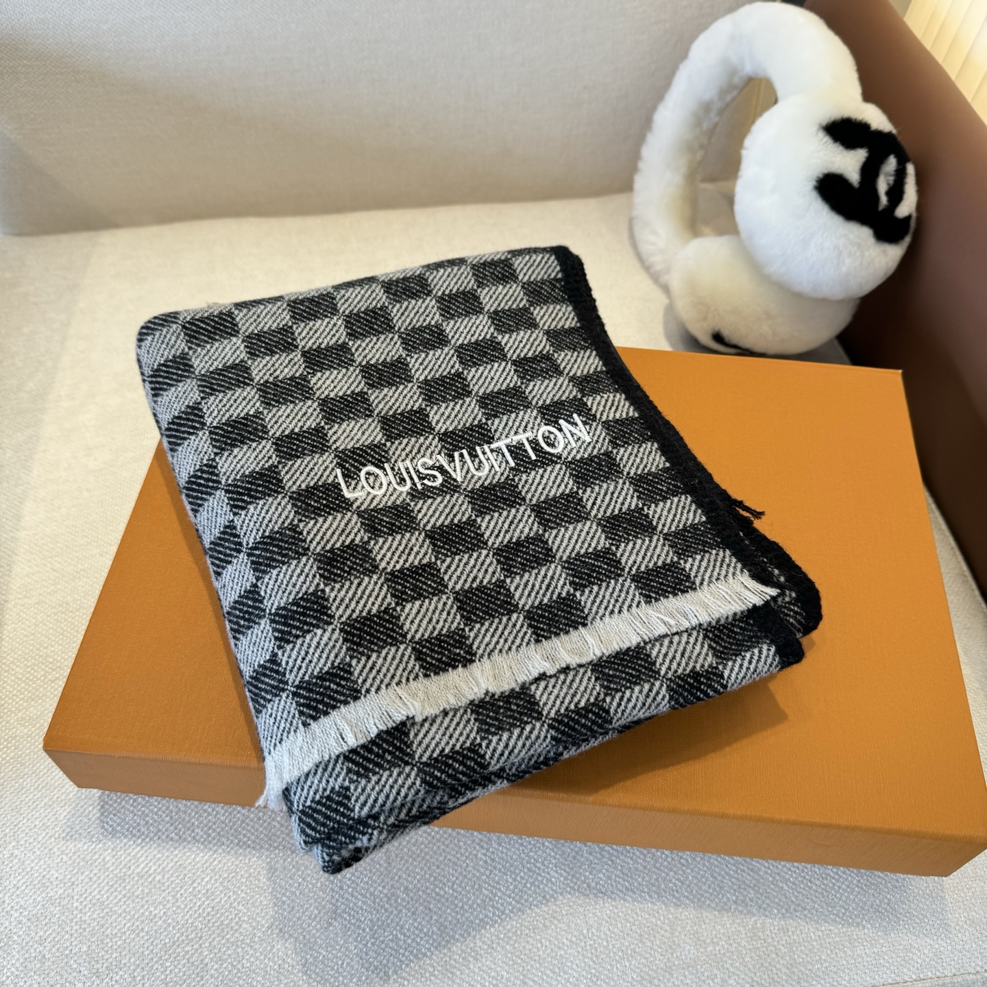 Louis Vuitton Lv羊绒围巾送给 重磅上新 渠道 硬货～出口意大利 客供面料100%羊绒 手感软糯