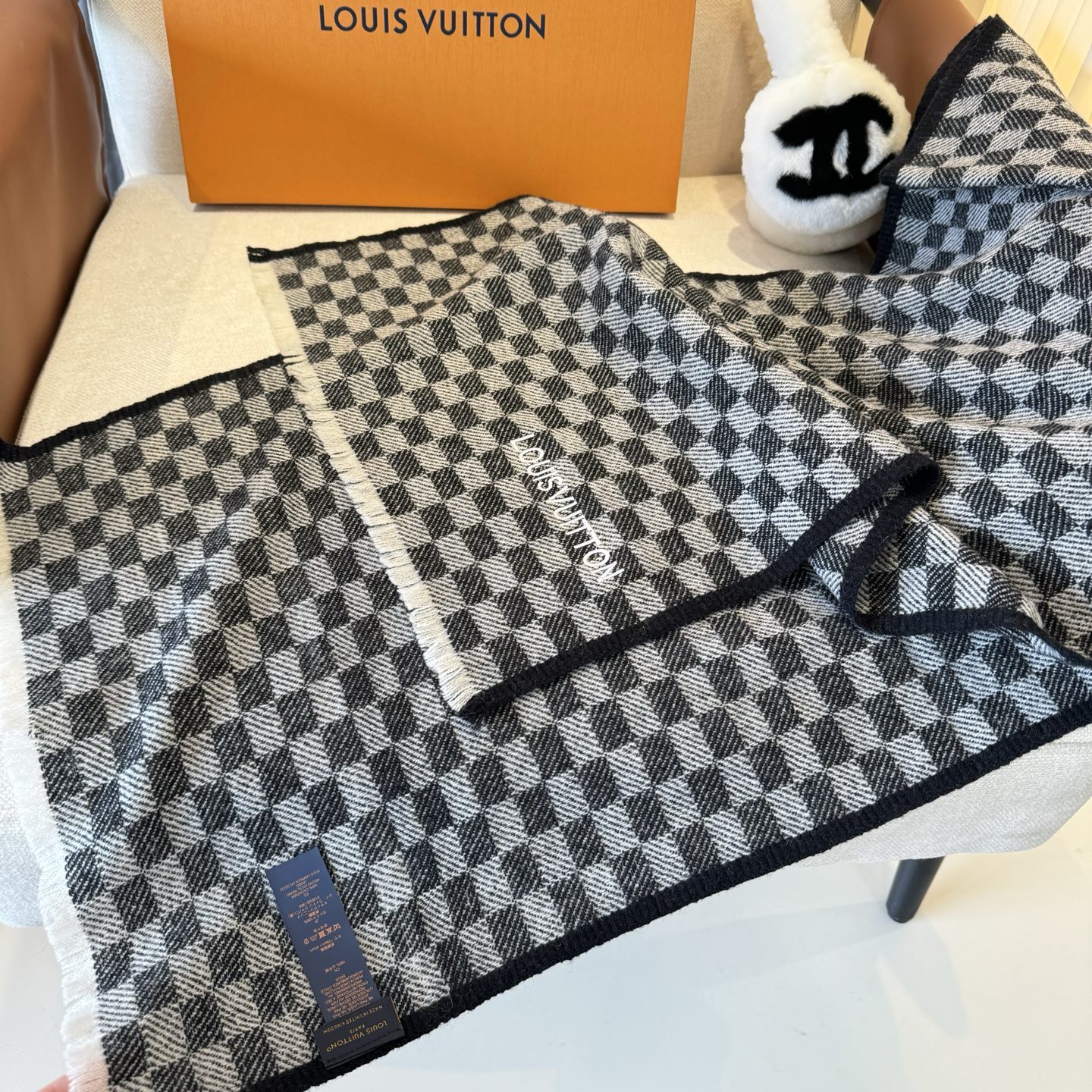 Louis Vuitton Lv羊绒围巾送给 重磅上新 渠道 硬货～出口意大利 客供面料100%羊绒 手感软糯