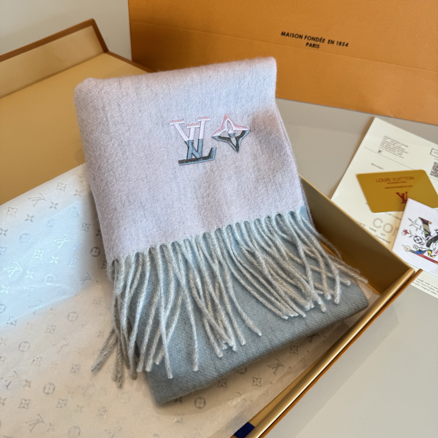 Louis Vuitton LV渐变羊绒围巾 怒赞推荐 激动~ 下手绝对要快 同步 最高端的男士款~工艺难度大