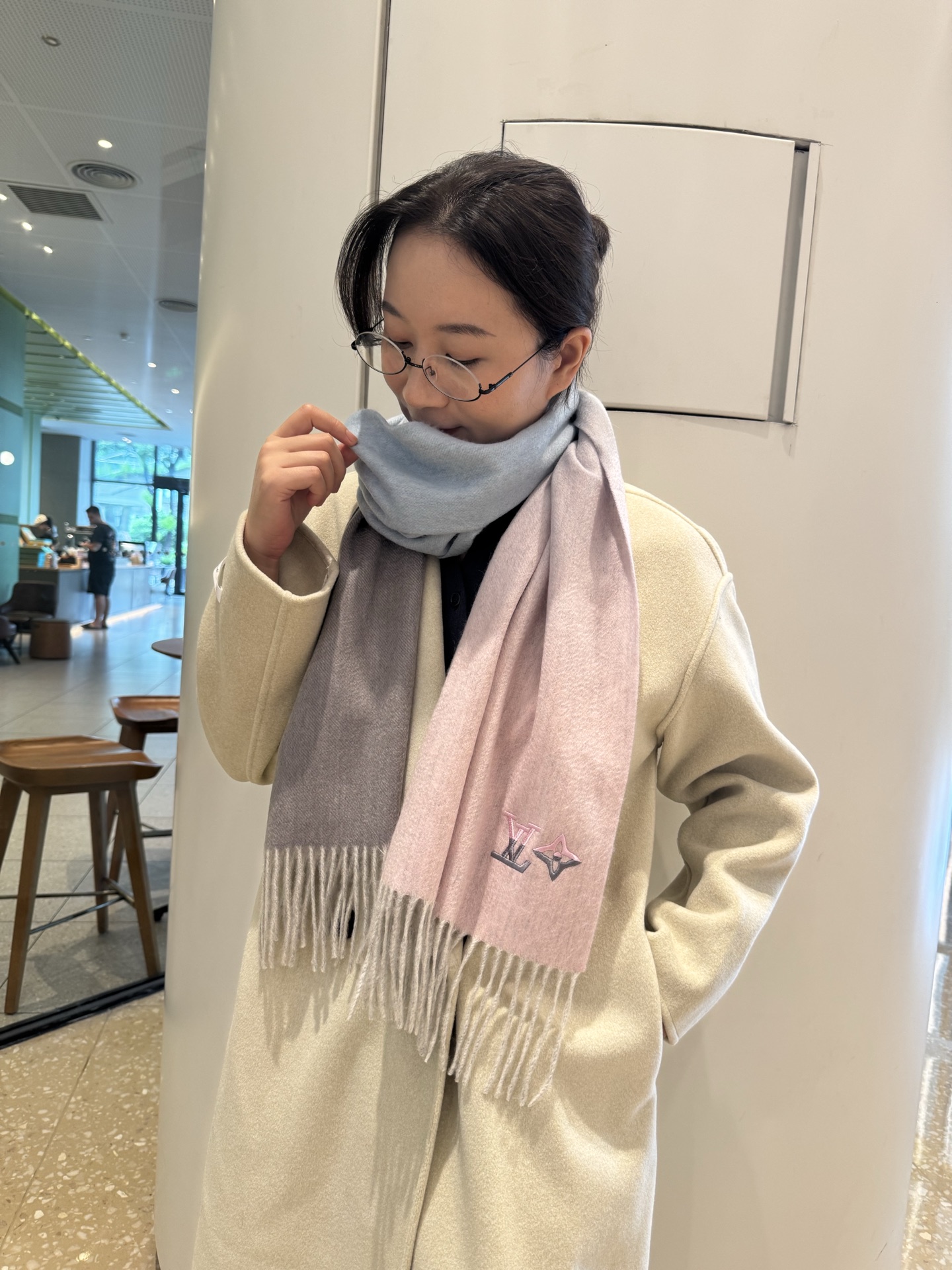 Louis Vuitton LV渐变羊绒围巾 怒赞推荐 激动~ 下手绝对要快 同步 最高端的男士款~工艺难度大