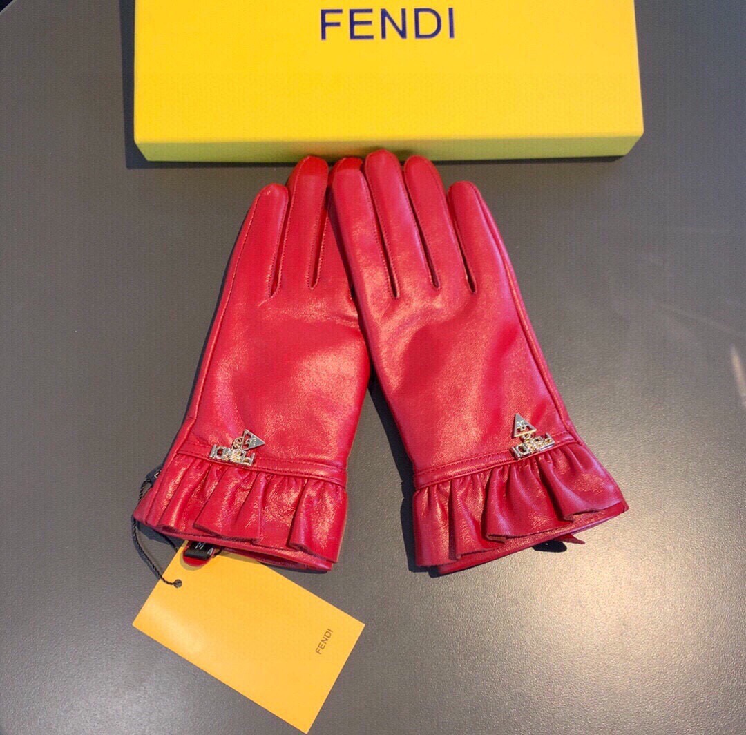 芬迪FENDI✨2025秋冬波浪纹原版五金💕一级羊皮手套👍手机触屏，值得对比。。同款不同品质，秒杀市场差