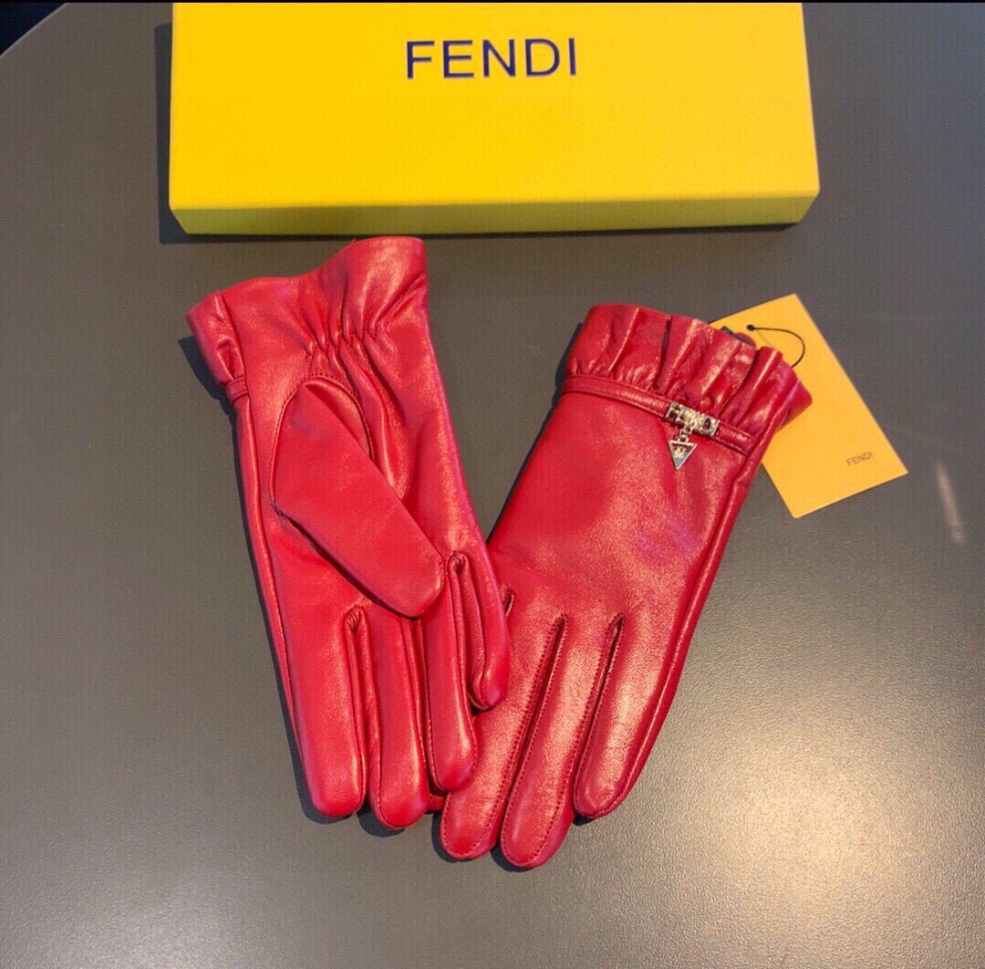 芬迪FENDI✨2025秋冬波浪纹原版五金💕一级羊皮手套👍手机触屏，值得对比。。同款不同品质，秒杀市场差