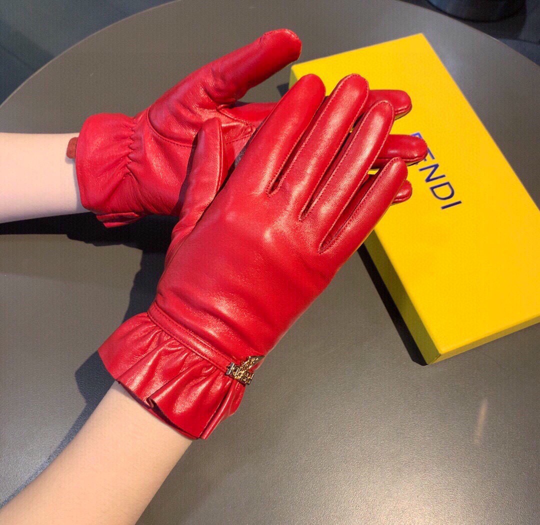 芬迪FENDI✨2025秋冬波浪纹原版五金💕一级羊皮手套👍手机触屏，值得对比。。同款不同品质，秒杀市场差