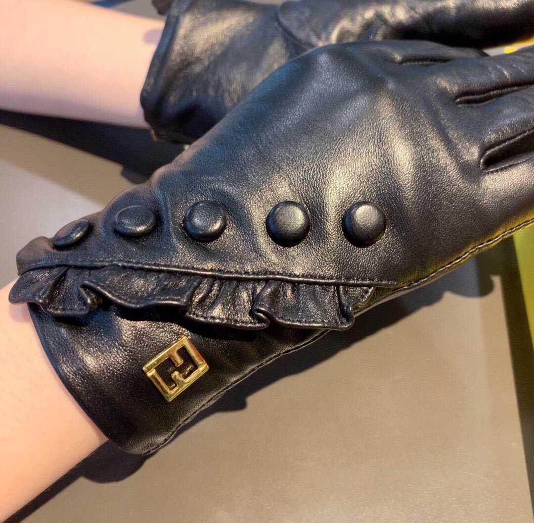 。芬迪FENDI✨2025秋冬斜纹双FF原版五金一级单皮手套👍手机触屏，值得对比。。同款不同品质，秒杀市