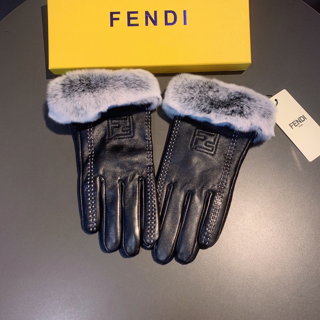 。芬迪FENDI✨2025秋冬懒兔毛羊皮刺绣手套👍手机触屏，值得对比。。同款不同品质，秒杀市场差产品，进