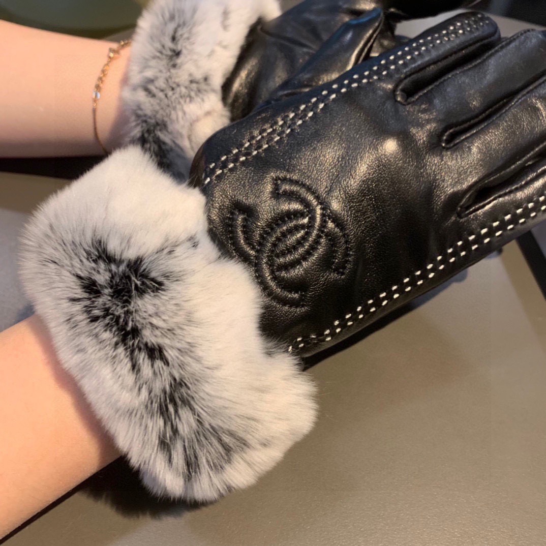 Chanel 香奈儿2025秋冬懒兔毛羊皮手套👍手机触屏，值得对比。。同款不同品质，秒杀市场差产品，进口
