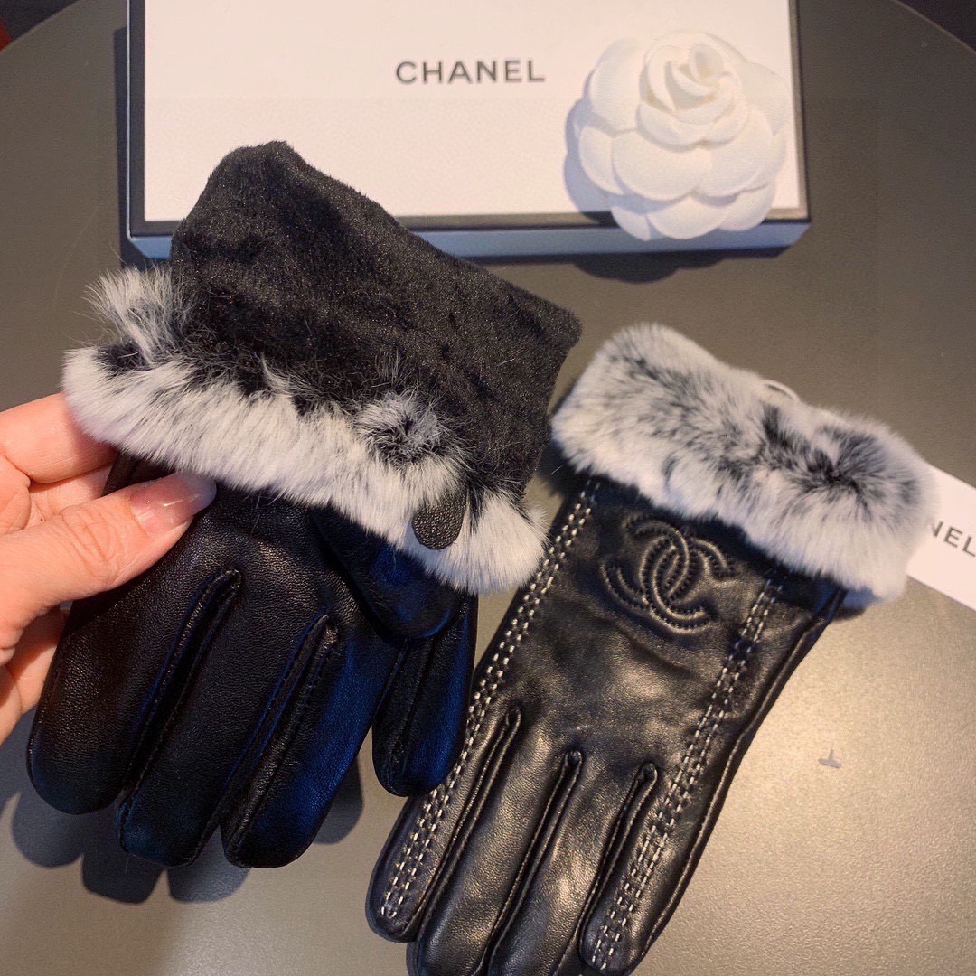 Chanel 香奈儿2025秋冬懒兔毛羊皮手套👍手机触屏，值得对比。。同款不同品质，秒杀市场差产品，进口